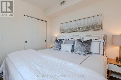 801 - 281 Mutual Street, Toronto, ON - Indoor Photo Showing Bedroom