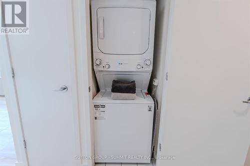 801 - 281 Mutual Street, Toronto, ON - Indoor Photo Showing Laundry Room