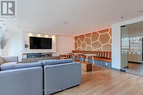 801 - 281 Mutual Street, Toronto, ON - Indoor