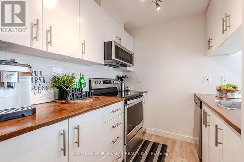 801 - 281 Mutual Street, Toronto, ON - Indoor Photo Showing Kitchen