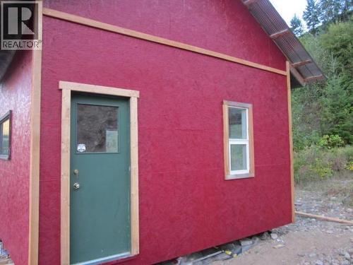 200 Lower Arrow Lake, Castlegar, BC 