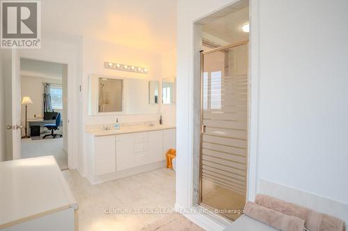 612 Chenier Way, Ottawa, ON - Indoor Photo Showing Bathroom