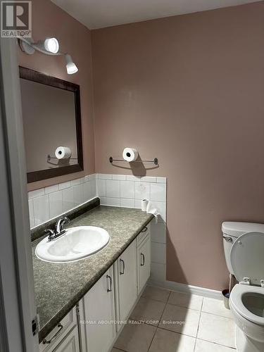 597 Upper Paradise Road, Hamilton, ON - Indoor Photo Showing Bathroom