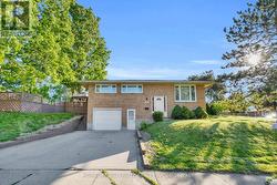 33 SWEETBRIAR DRIVE  Kitchener, ON N2M 4S4