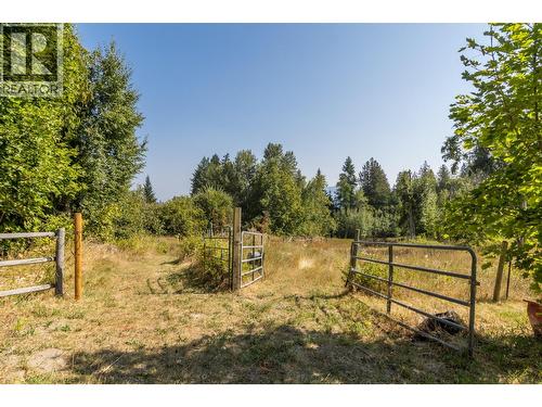 3591 65 Avenue Nw, Salmon Arm, BC - Outdoor