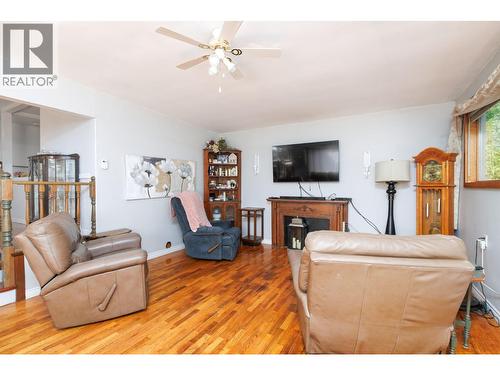 3591 65 Avenue Nw, Salmon Arm, BC - Indoor