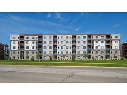 405-2600 SANDWICH WEST Parkway  Lasalle, ON N9H 0M2