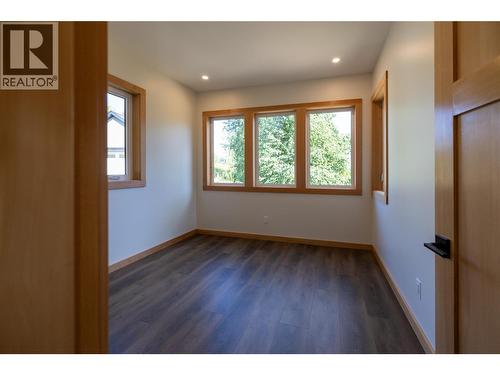 145 Lakeview Drive, Nelson, BC - Indoor Photo Showing Other Room