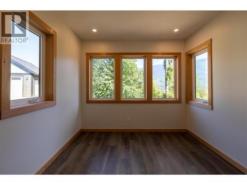 145 Lakeview Drive, Nelson, BC - Indoor Photo Showing Other Room