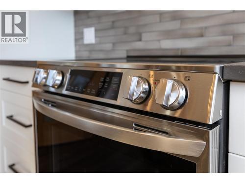 145 Lakeview Drive, Nelson, BC - Indoor Photo Showing Kitchen