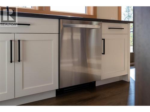 145 Lakeview Drive, Nelson, BC - Indoor Photo Showing Other Room