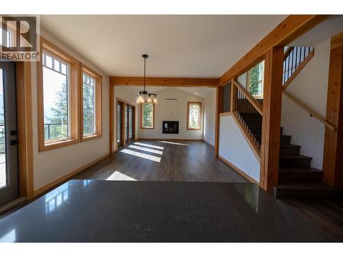 145 Lakeview Drive, Nelson, BC - Indoor Photo Showing Other Room