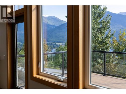 145 Lakeview Drive, Nelson, BC - Indoor Photo Showing Other Room