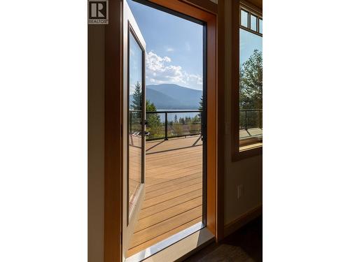 145 Lakeview Drive, Nelson, BC - Indoor Photo Showing Other Room