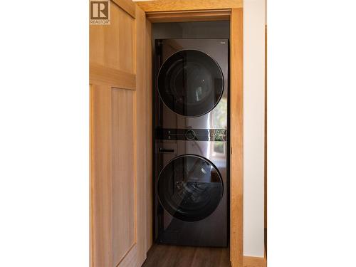 145 Lakeview Drive, Nelson, BC - Indoor Photo Showing Laundry Room