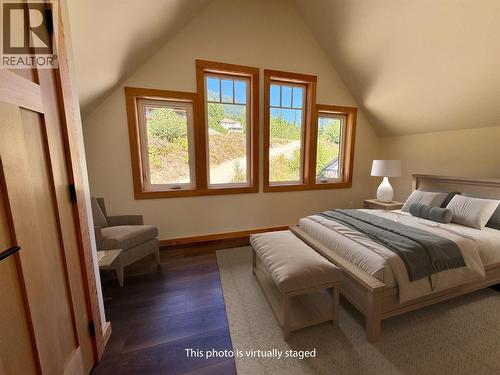 145 Lakeview Drive, Nelson, BC - Indoor Photo Showing Bedroom