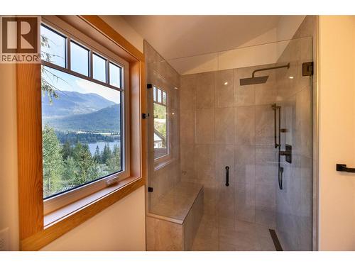 145 Lakeview Drive, Nelson, BC - Indoor