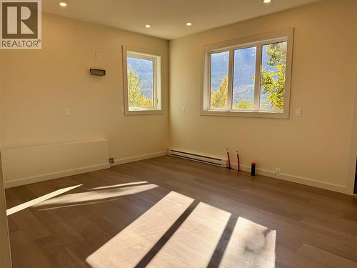 145 Lakeview Drive, Nelson, BC - Indoor Photo Showing Other Room