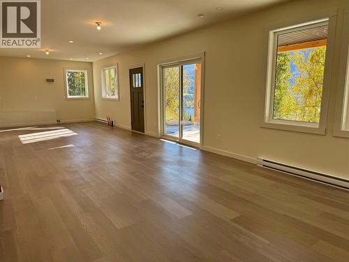145 Lakeview Drive, Nelson, BC - Indoor Photo Showing Other Room
