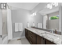 Full main bathroom upstairs. - 