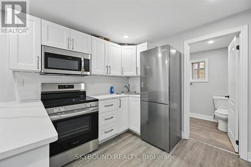 224 Rosslyn Avenue N, Hamilton, ON - Indoor Photo Showing Kitchen With Stainless Steel Kitchen