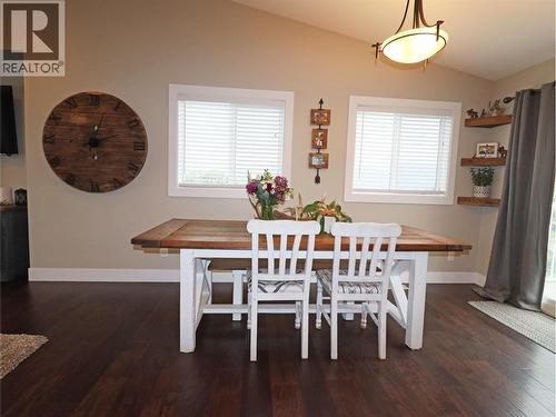 251 Golden Way, Grand Forks, BC - Indoor Photo Showing Dining Room