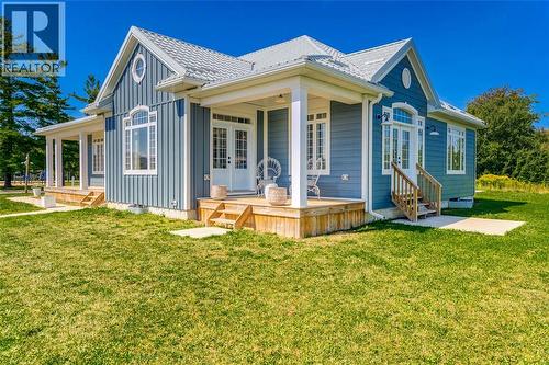 7604 Thomas Street, Plympton-Wyoming, ON - Outdoor With Deck Patio Veranda