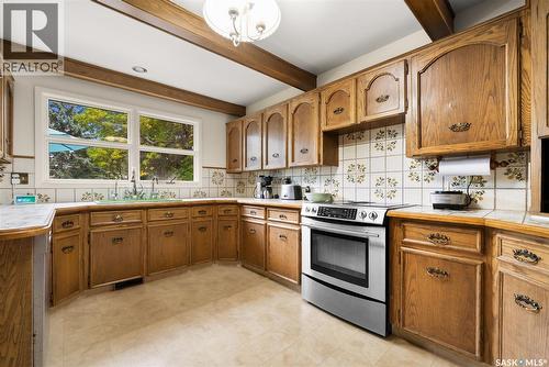 70 Lowry Place, Regina, SK - Indoor Photo Showing Kitchen With Double Sink