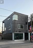 899 DUNDAS STREET W  Toronto, ON M6J 1V9