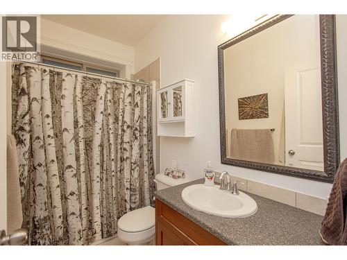 1767 Capistrano Peaks Crescent, Kelowna, BC - Indoor Photo Showing Bathroom