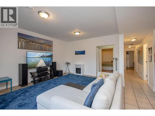 1767 Capistrano Peaks Crescent, Kelowna, BC - Indoor Photo Showing Bedroom