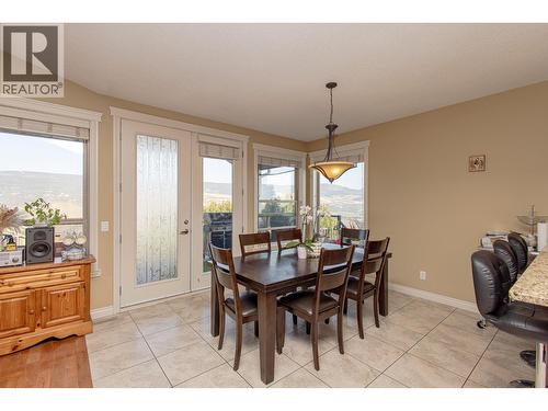 1767 Capistrano Peaks Crescent, Kelowna, BC - Indoor Photo Showing Dining Room