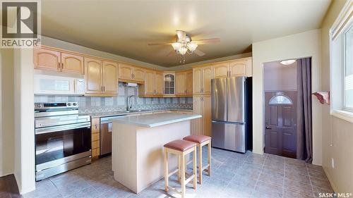 1575 Lacon Street, Regina, SK - Indoor Photo Showing Kitchen
