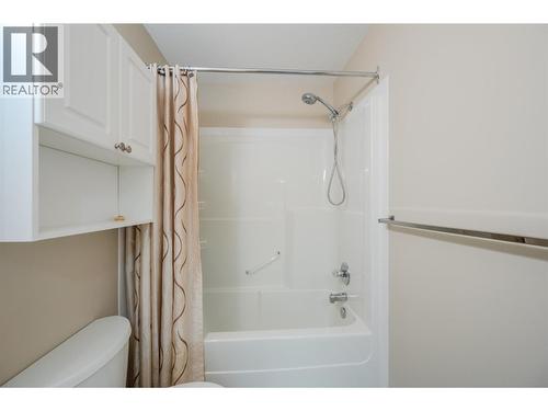 2245 Atkinson Street Unit# 205, Penticton, BC - Indoor Photo Showing Bathroom