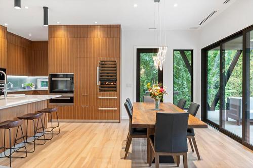 5147 Sunset Drive, Eagle Bay, BC - Indoor Photo Showing Dining Room