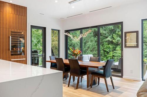 5147 Sunset Drive, Eagle Bay, BC - Indoor Photo Showing Dining Room
