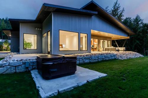 5147 Sunset Drive, Eagle Bay, BC - Outdoor