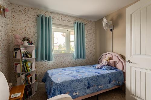 9-3275 Broadview Road, West Kelowna, BC - Indoor Photo Showing Bedroom