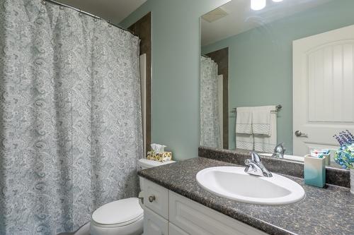 9-3275 Broadview Road, West Kelowna, BC - Indoor Photo Showing Bathroom