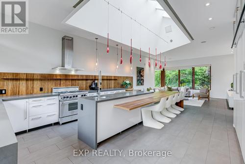 26 Richmond Drive, Brampton, ON - Indoor Photo Showing Kitchen