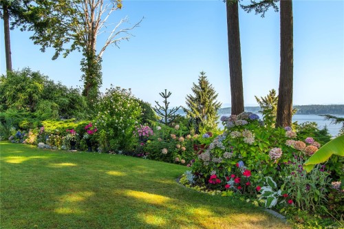 1093 Ash St, Campbell River, BC 