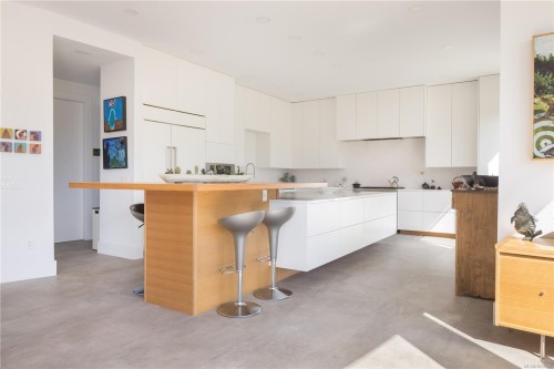 7756 West Saanich Rd, Central Saanich, BC 