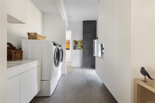 7756 West Saanich Rd, Central Saanich, BC 