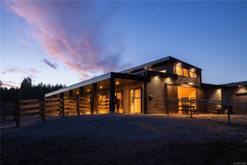 7756 West Saanich Rd, Central Saanich, BC 