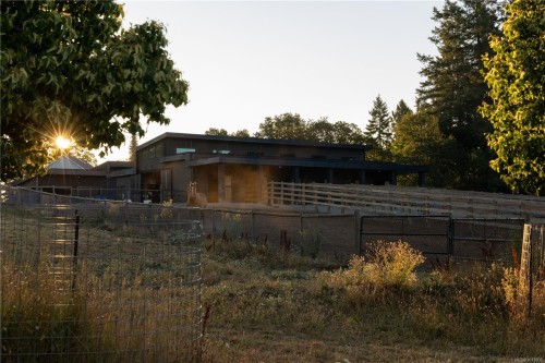 7756 West Saanich Rd, Central Saanich, BC 