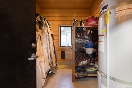 7756 West Saanich Rd, Central Saanich, BC 