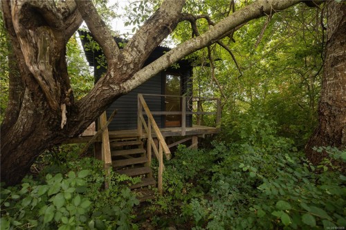 7756 West Saanich Rd, Central Saanich, BC 