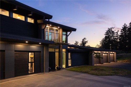 7756 West Saanich Rd, Central Saanich, BC 