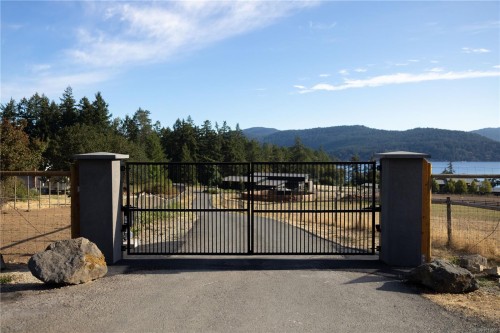 7756 West Saanich Rd, Central Saanich, BC 