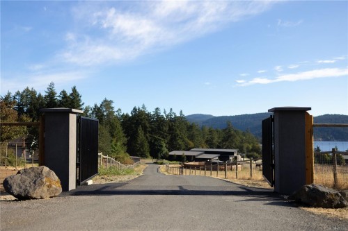 7756 West Saanich Rd, Central Saanich, BC 